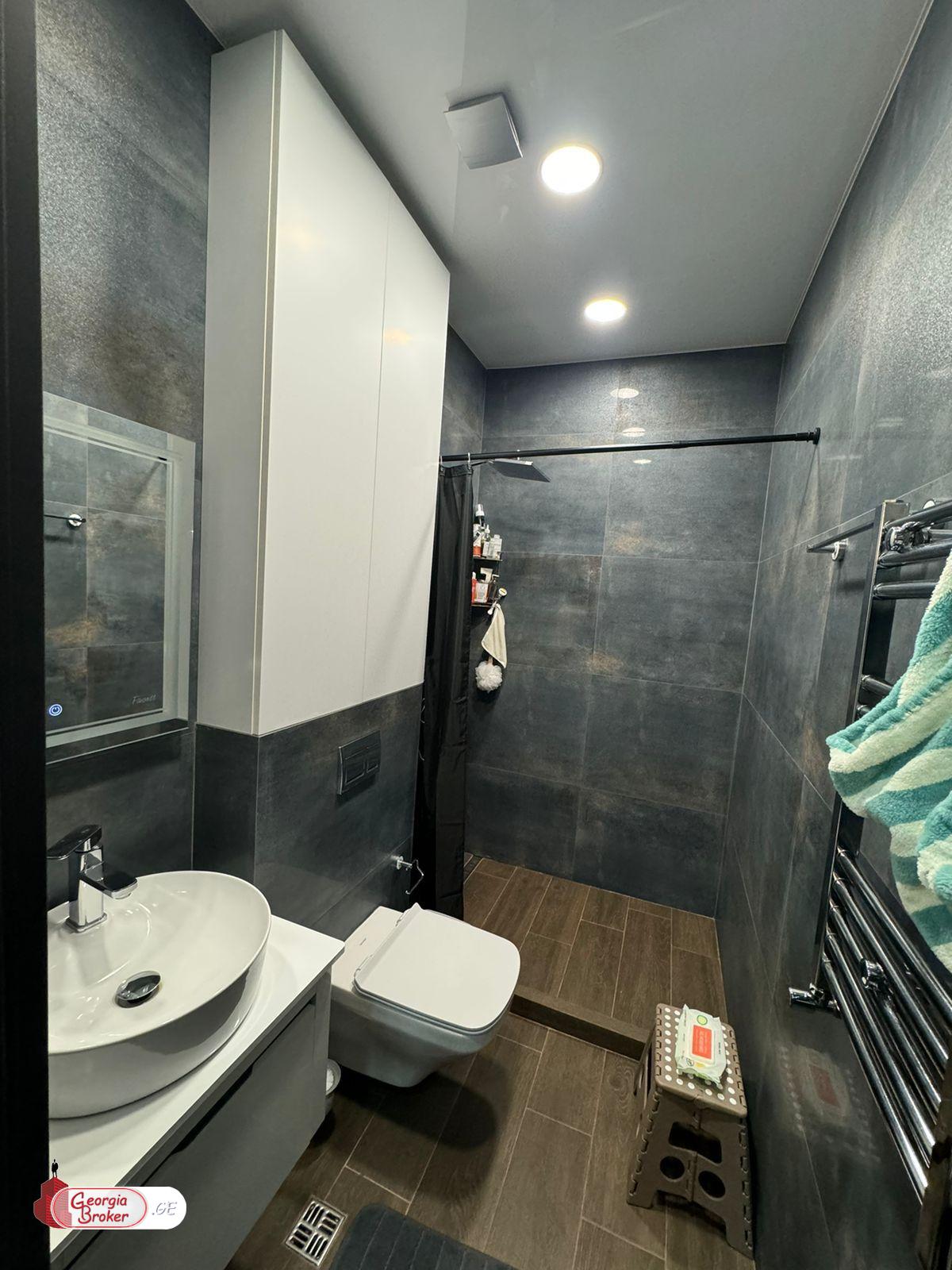 იყიდება ახალი გარემონტებული 3 ოთახიანი ბინა  "კრწანისი ვილა რეზიდენსში"